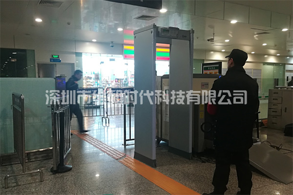 維和時代安檢門廠家為深圳機場汽車站供應金屬探測安檢門[圖]